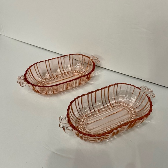 2 Vintage ANCHOR HOCKING Pink Depression Glass “Old Cafe”Olive Pickle Boat Dish - Picture 10 of 14